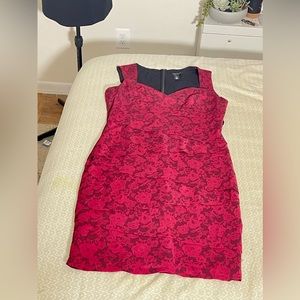 White House | Black Market Red Black/Burgundy Lace Pattern Sleeveless size 14